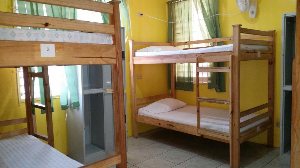 Reggae Hostel Kingston Room photo
