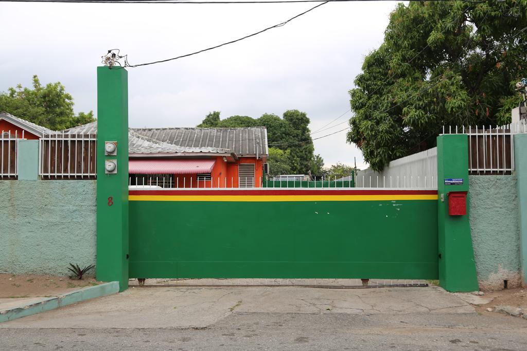 Reggae Hostel Kingston Exterior photo